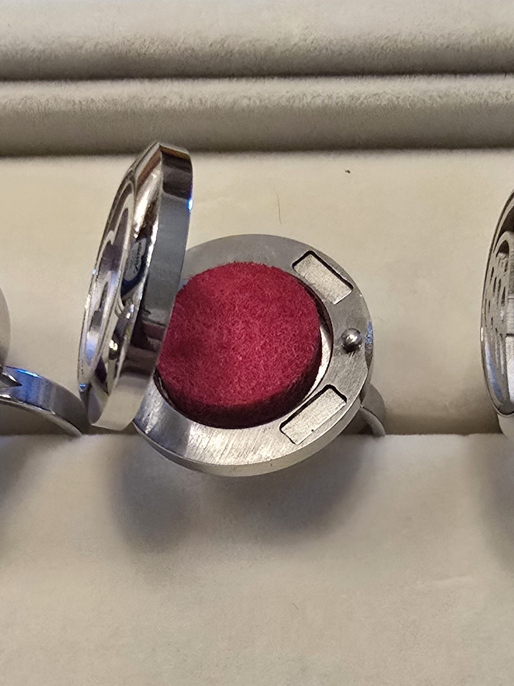 Aromatherapy Essential Oil Diffuser Rings, Silver - Picture 5 of 6